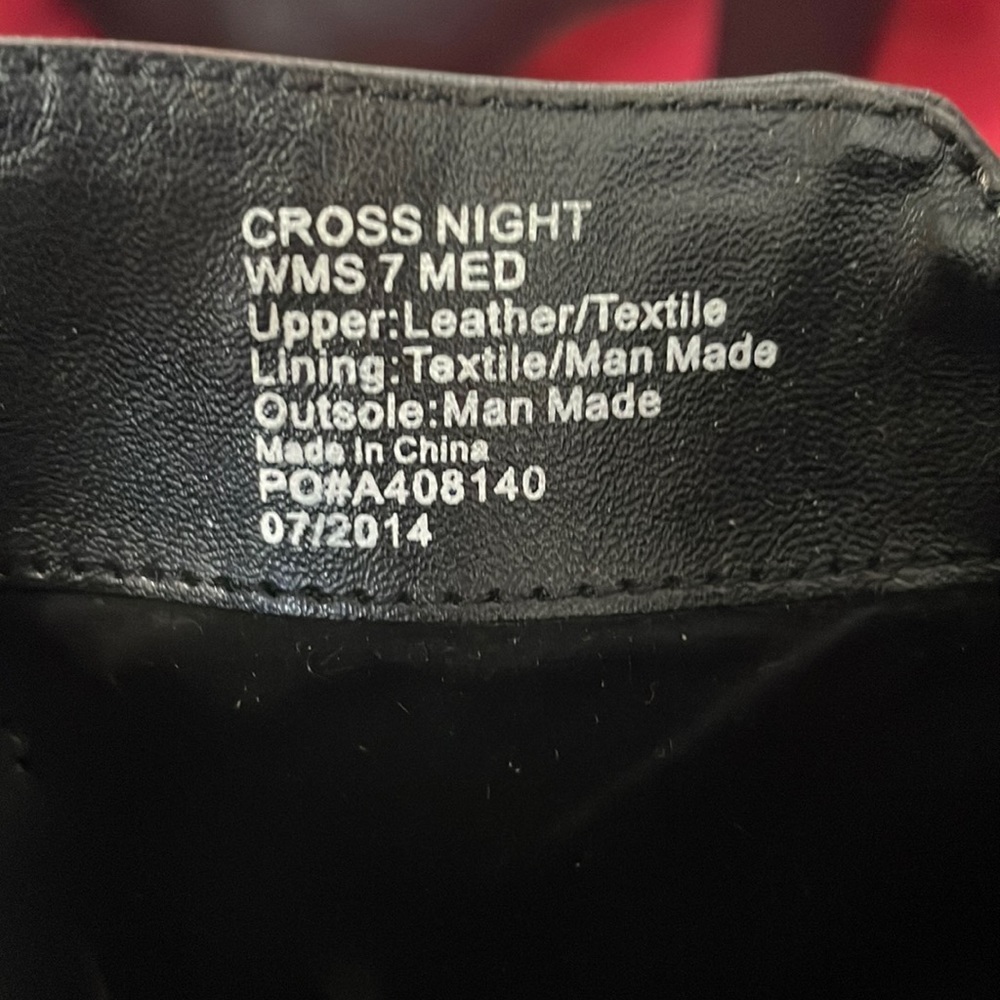 Kenneth Cole Black leather boots size 7.